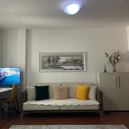 Sky Center Apartment *